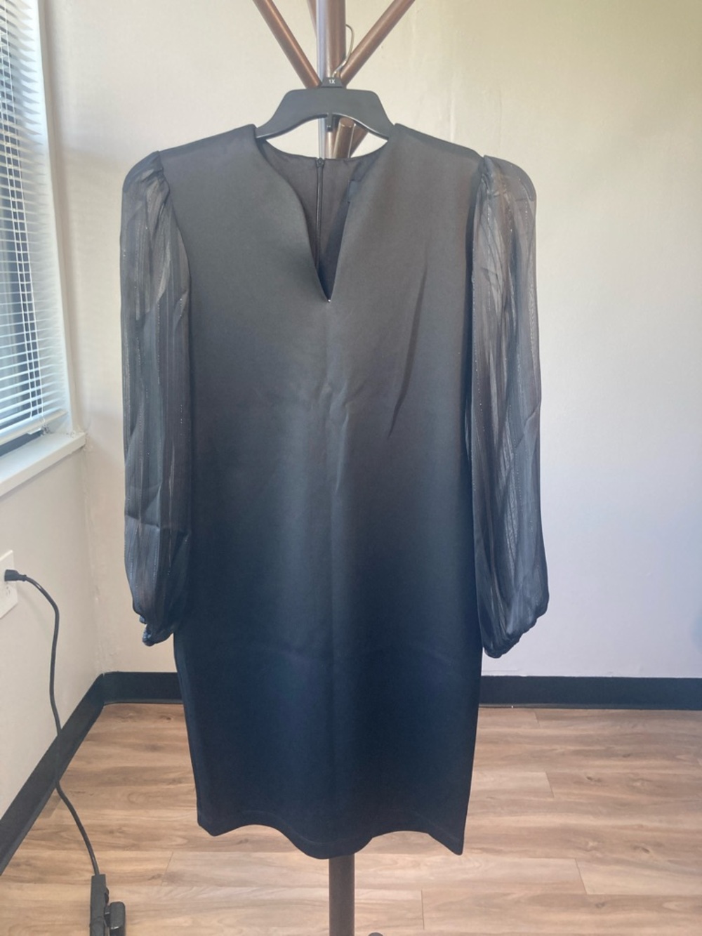 Connected apparel black dress sleeves w sheer stripes  6P 6 petite